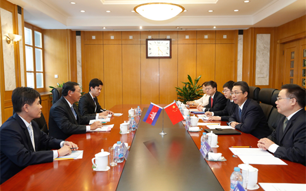 我國知識(shí)產(chǎn)權(quán)局與柬埔寨工業(yè)及手工業(yè)部簽署專利權(quán)在柬生效協(xié)議